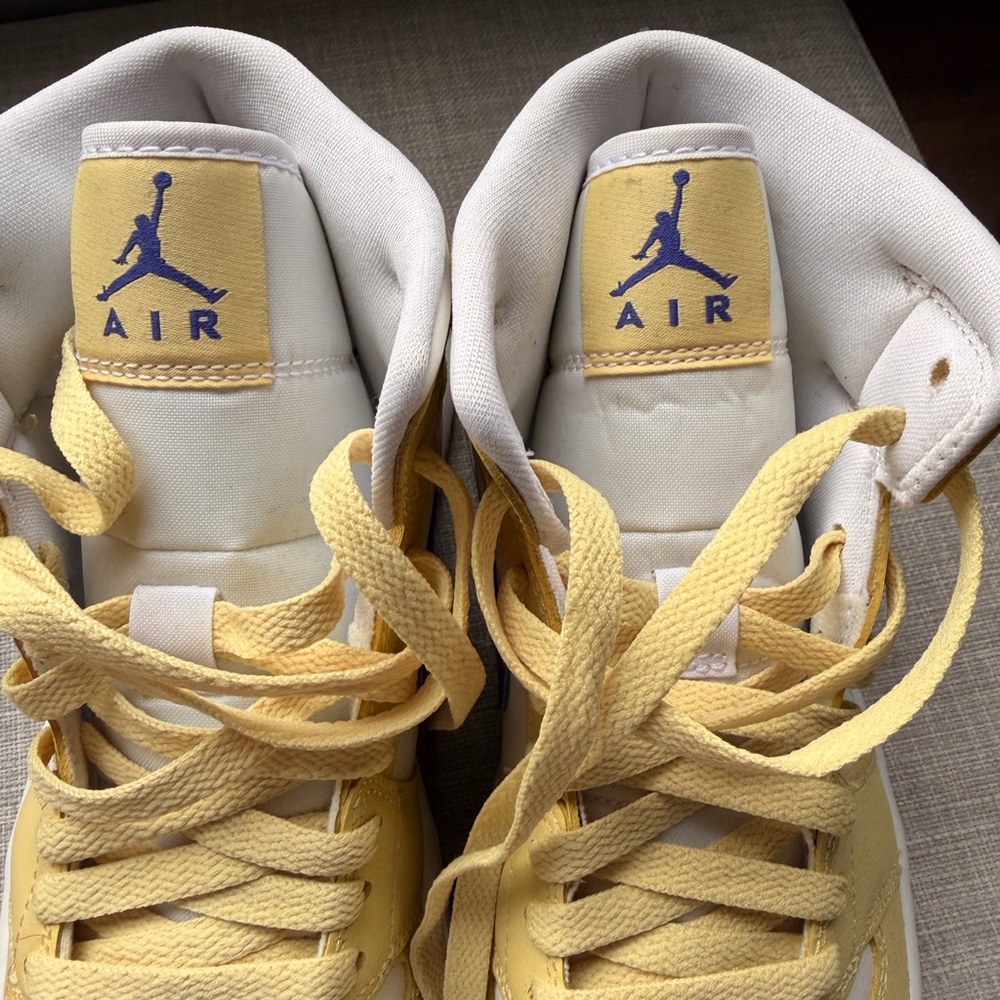 Air Jordan 1 Mid in Lemon Wash - Never Been Worn - Picture 5 of 8
